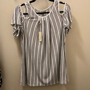 NWT! Max Studio cold shoulder short sleeve top